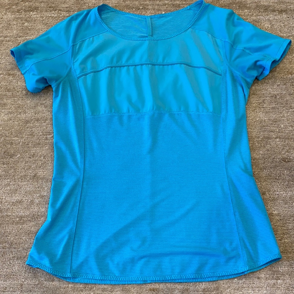 Blue cap sleeve lululemon top